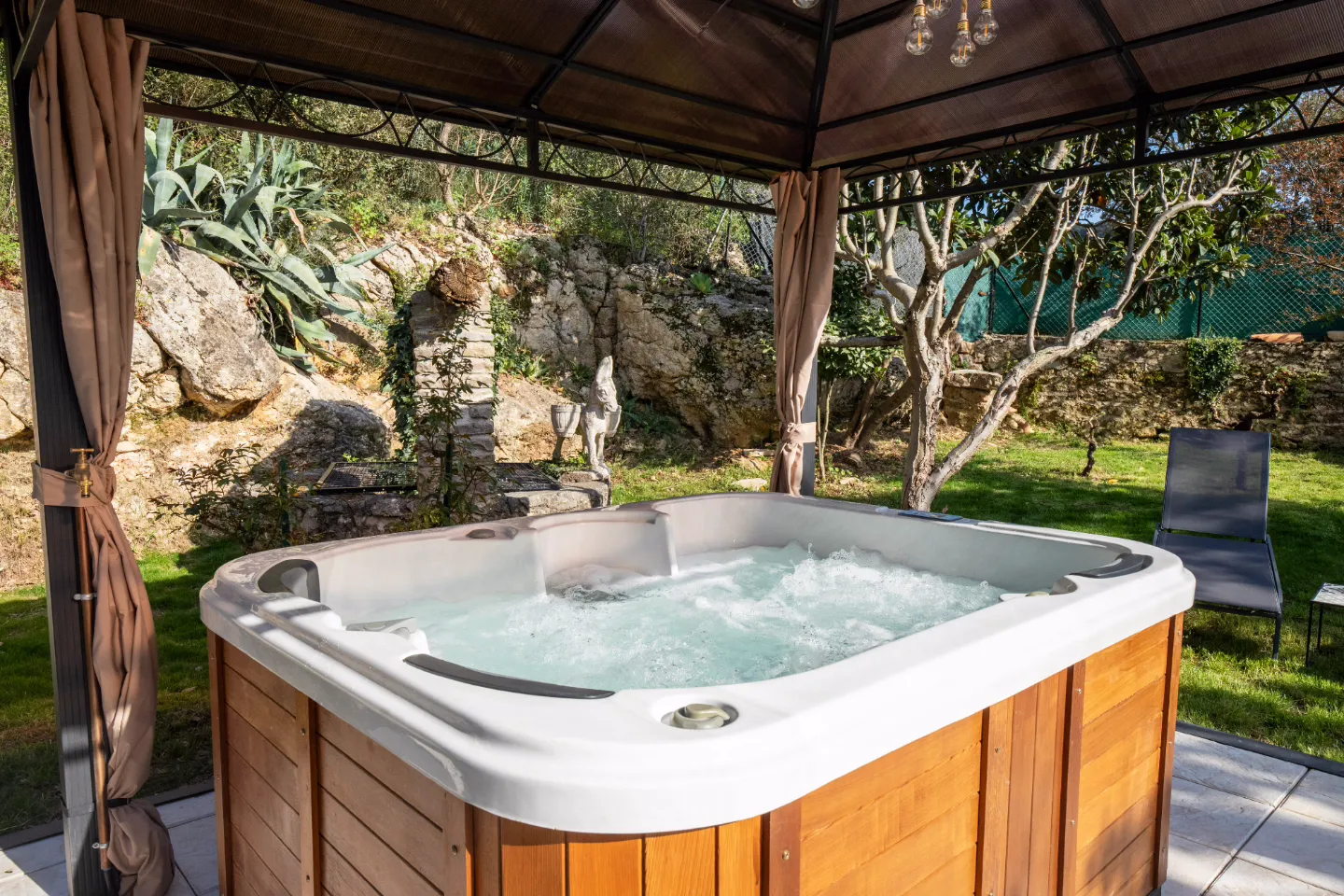 Ô Jacuzzi du Mazet à Murles, photo 2