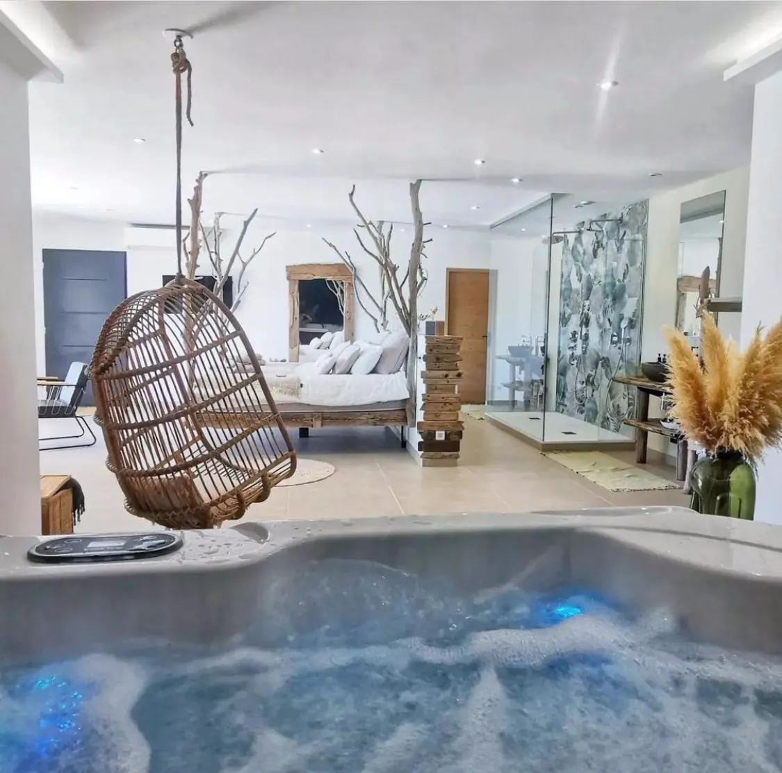 La Suite des Délices, suite avec spa à Nîmes