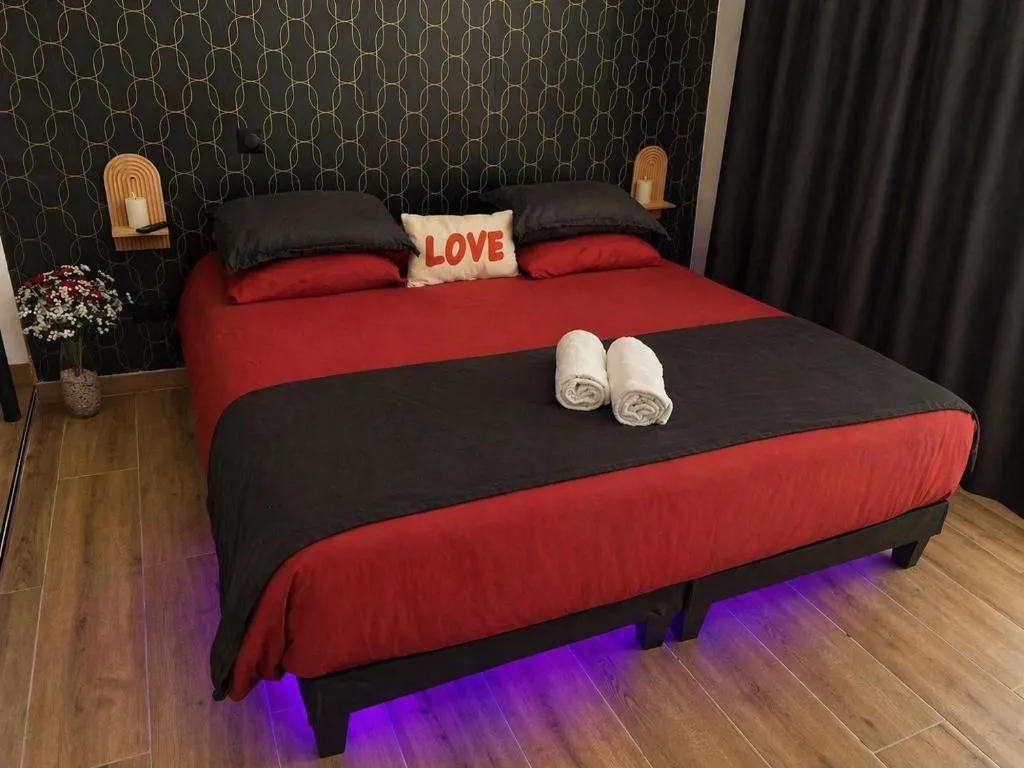 Love Room des Amandiers à Aubagne, photo 2