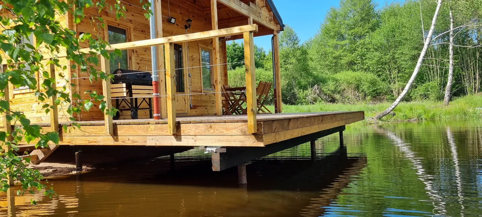 Cabane du lac de Chaumeçon à Saint-Martin-du-Puy, photo 3