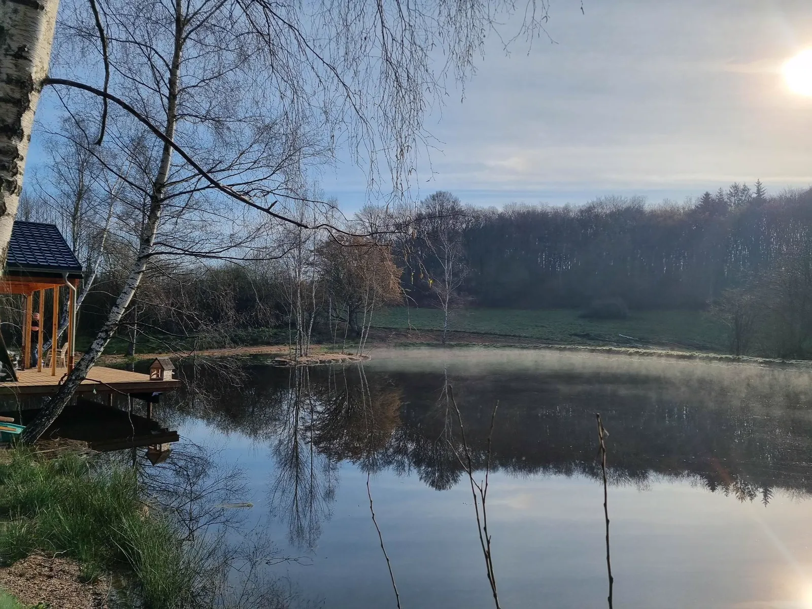 Cabane du lac de Chaumeçon à Saint-Martin-du-Puy, photo 7