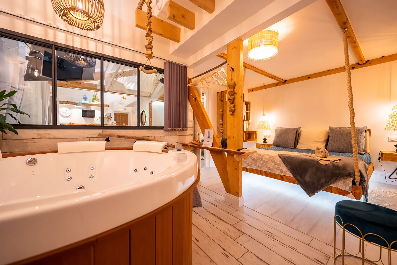 Le Maréchal Duplex, suite avec spa à Caen