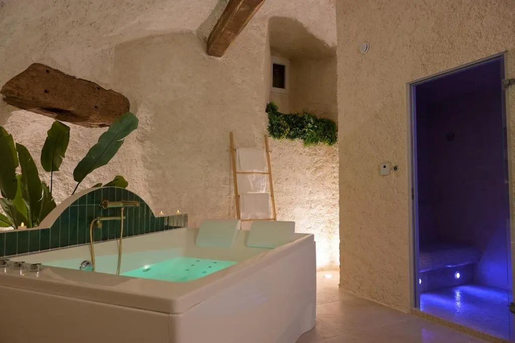 Les Voûtes, love room à Auriol