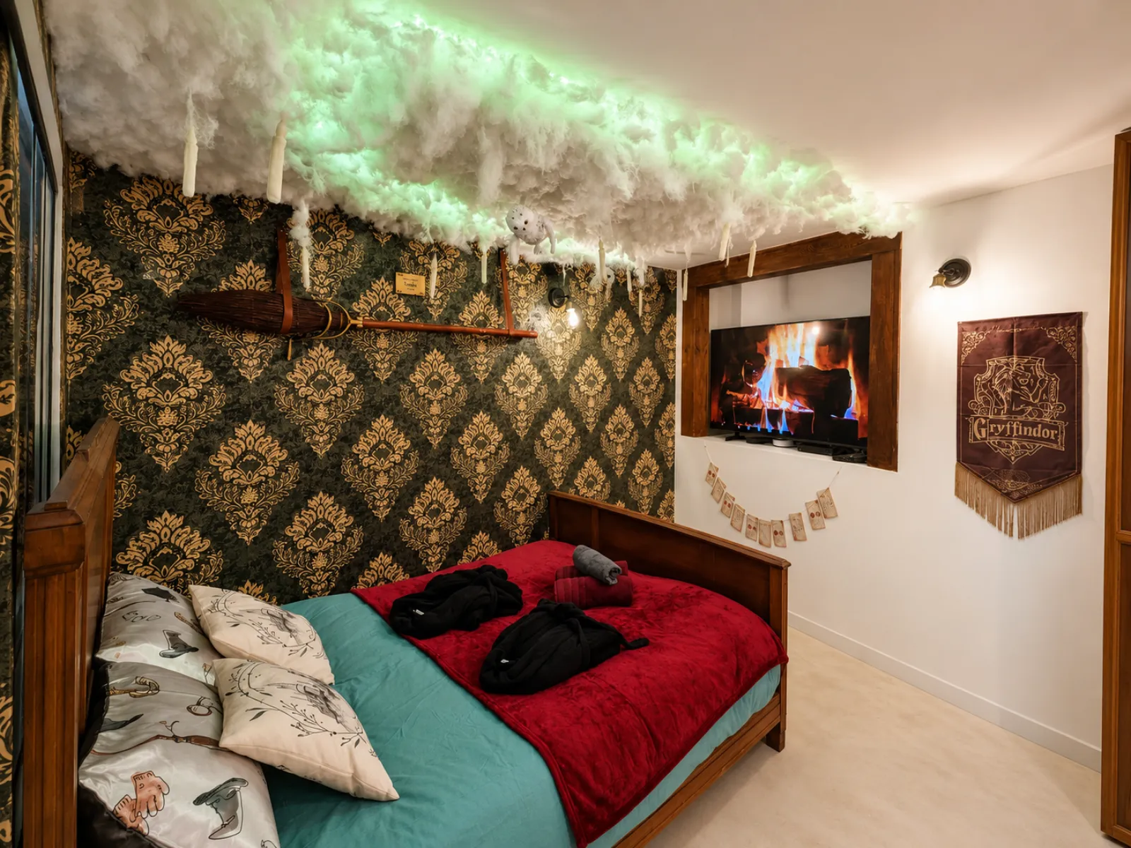 Le Repaire du Sorcier, love room à Caumont-sur-Durance