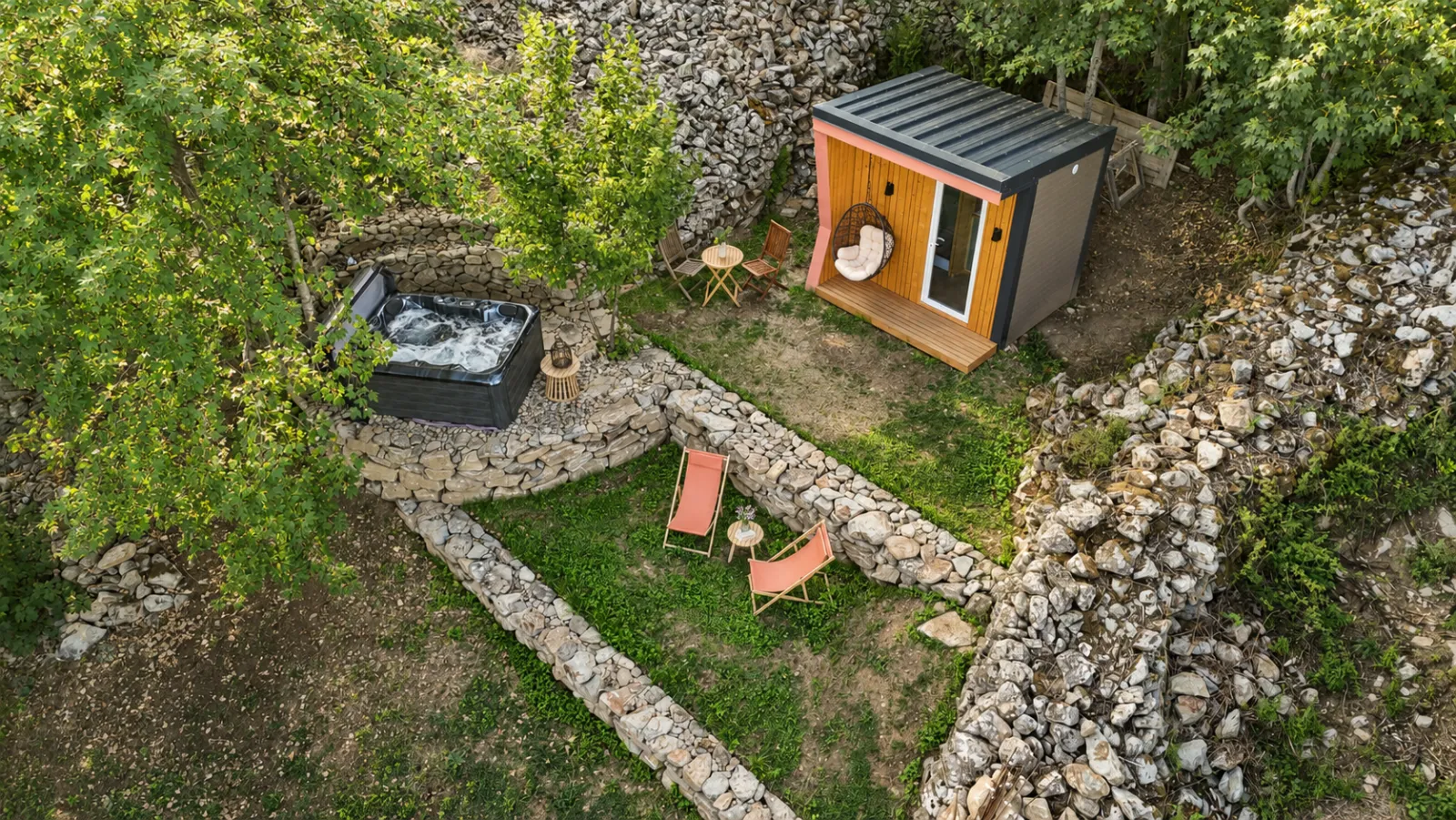 Cabane Là-Haut, cabane à Borée