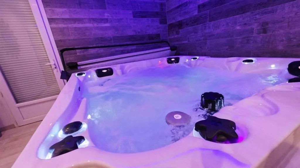 L'Échappée Zaisne, suite avec spa à Saint-Quentin