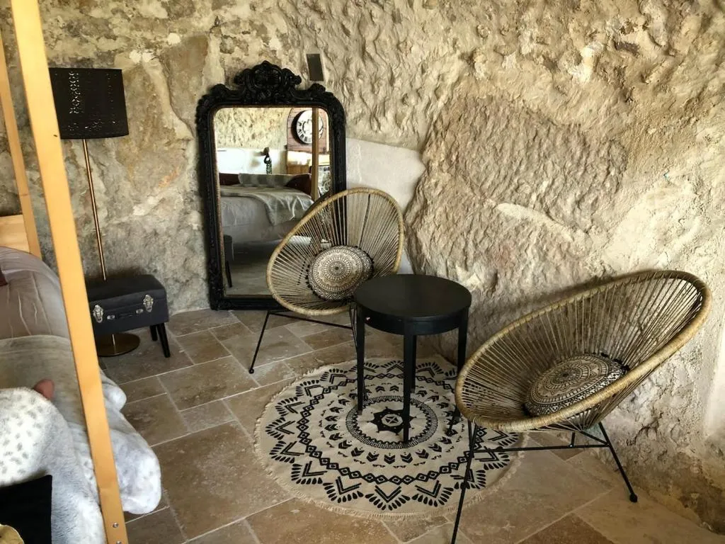 La Chambre Jacuzzi à La Roquette-sur-Var, photo 6