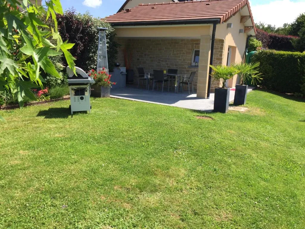 Studio Jacuzzi, suite avec spa à Montcornet
