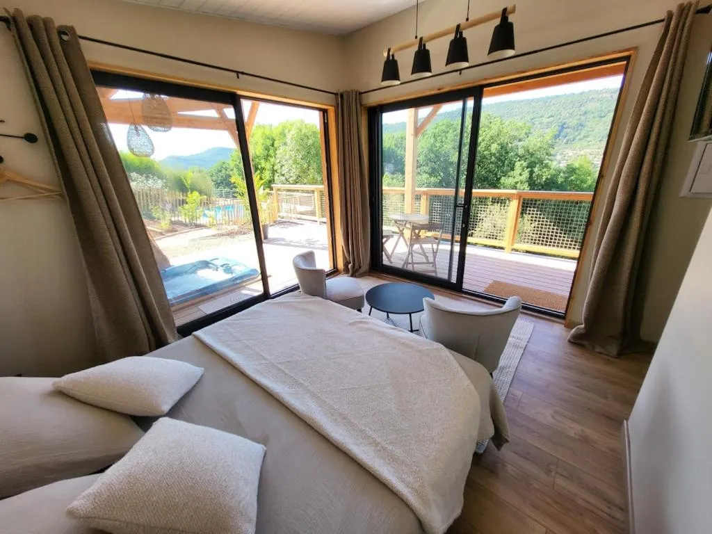 Sawadee Lodge, suite avec spa à Saint-Affrique