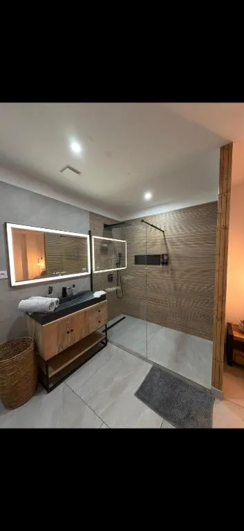 Sauna et jacuzzi à Istres, photo 6