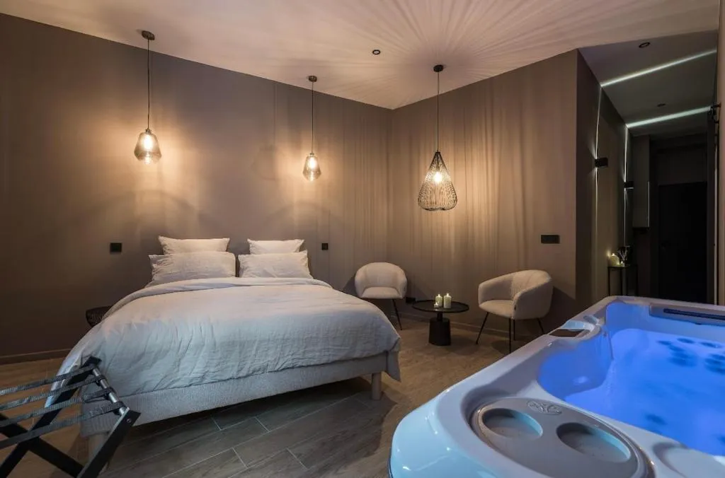 Suite Jacuzzi de la Corniche à Marseille, photo 7