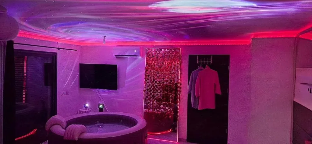 Suite jacuzzi à Vitrolles, photo 3