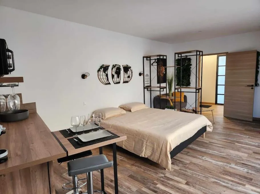 Maison jacuzzi à Andilly, photo 2