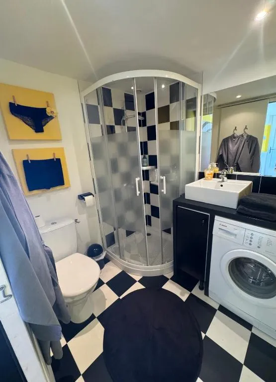 Au 29 - Une maisonnette avec jacuzzi et patio à Longèves (Charente-Maritime) à Longèves, photo 3