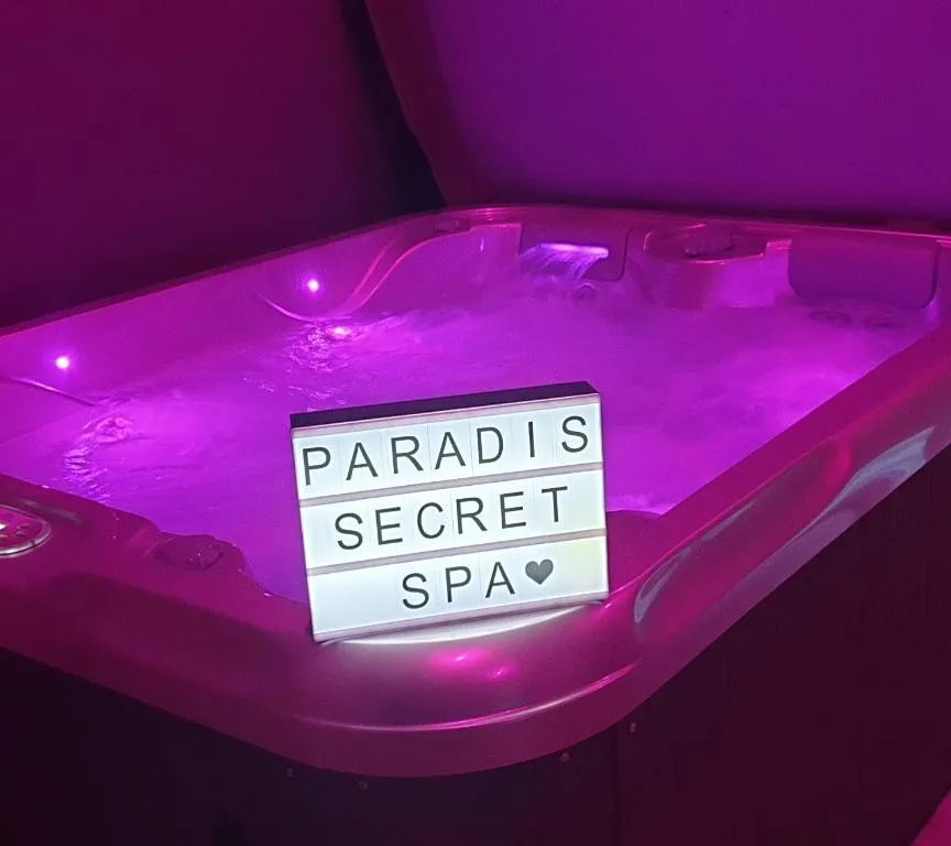 Paradis Secret Spa, suite avec spa à Damprichard