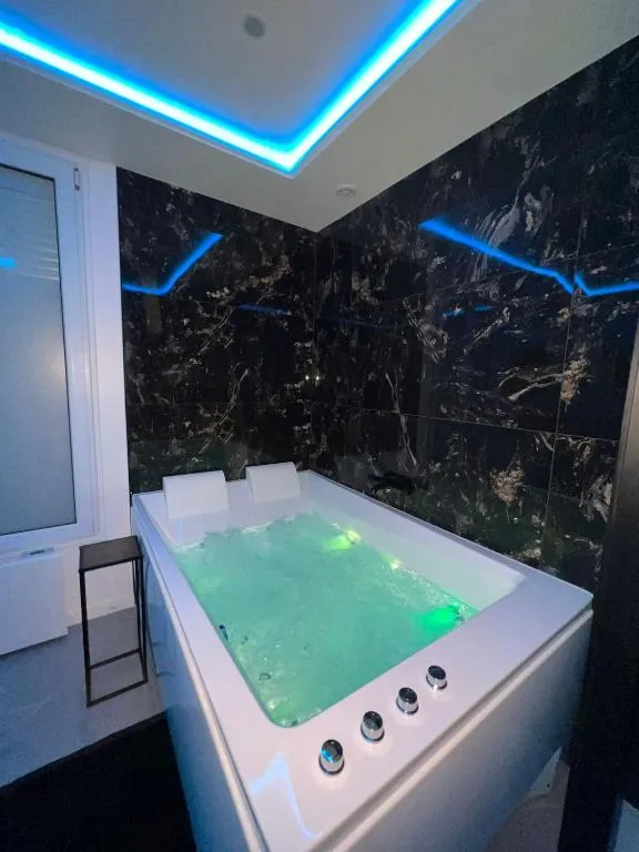 Suite Prestige Balnéo à Dreux, photo 2