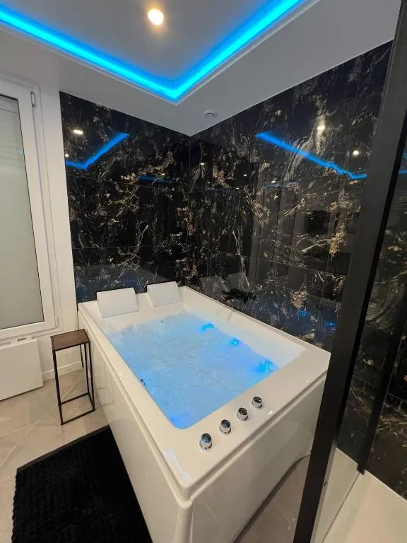 Suite Prestige Balnéo à Dreux, photo 3