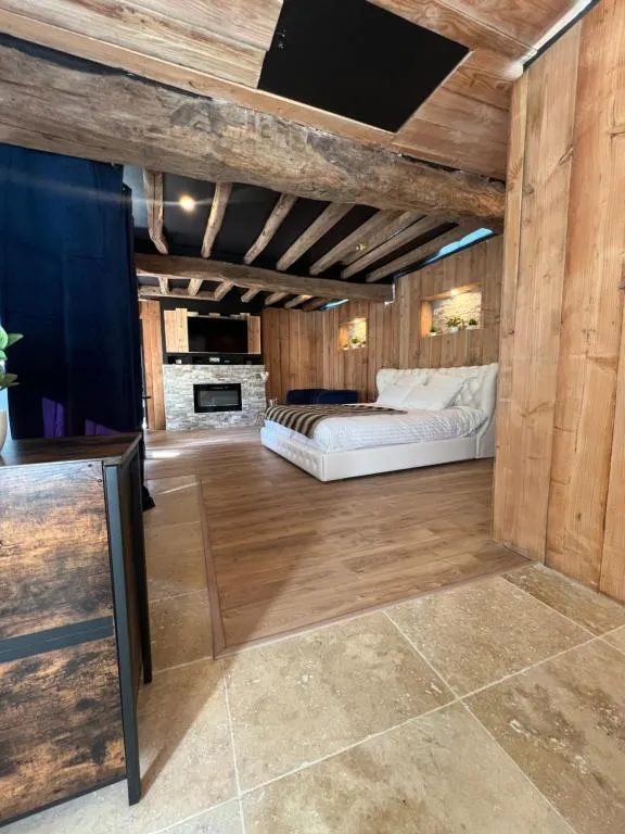 La Petite Maison au Jacuzzi à Faverolles, photo 4