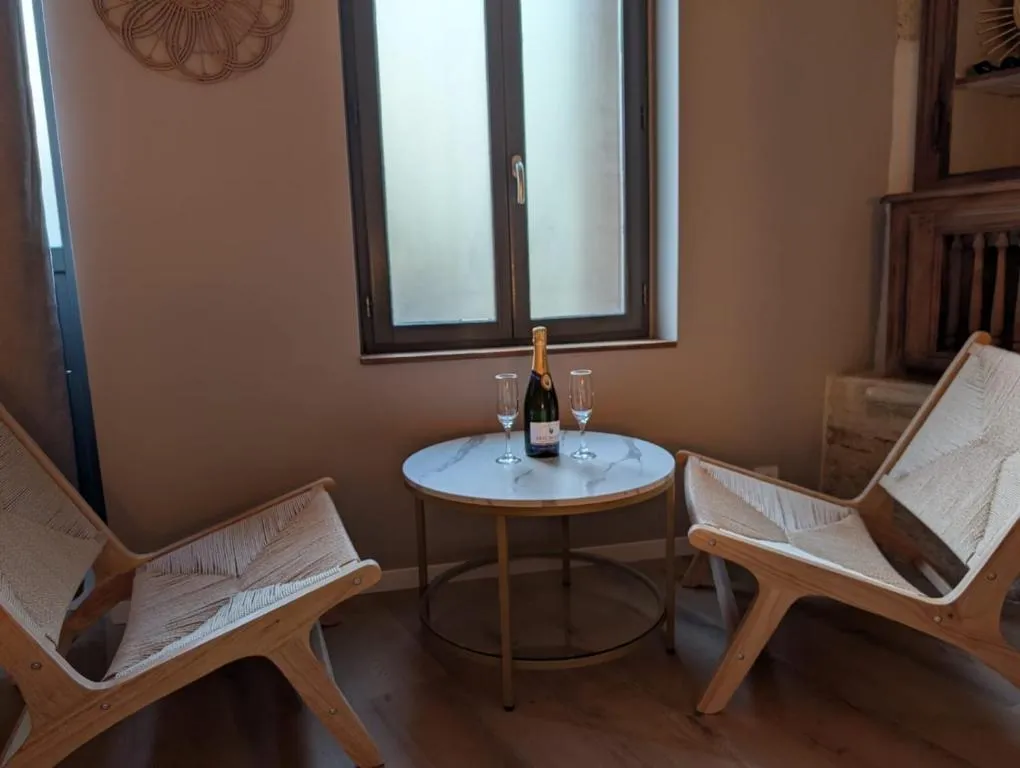 La Suite Jacuzzi à Vergèze, photo 4