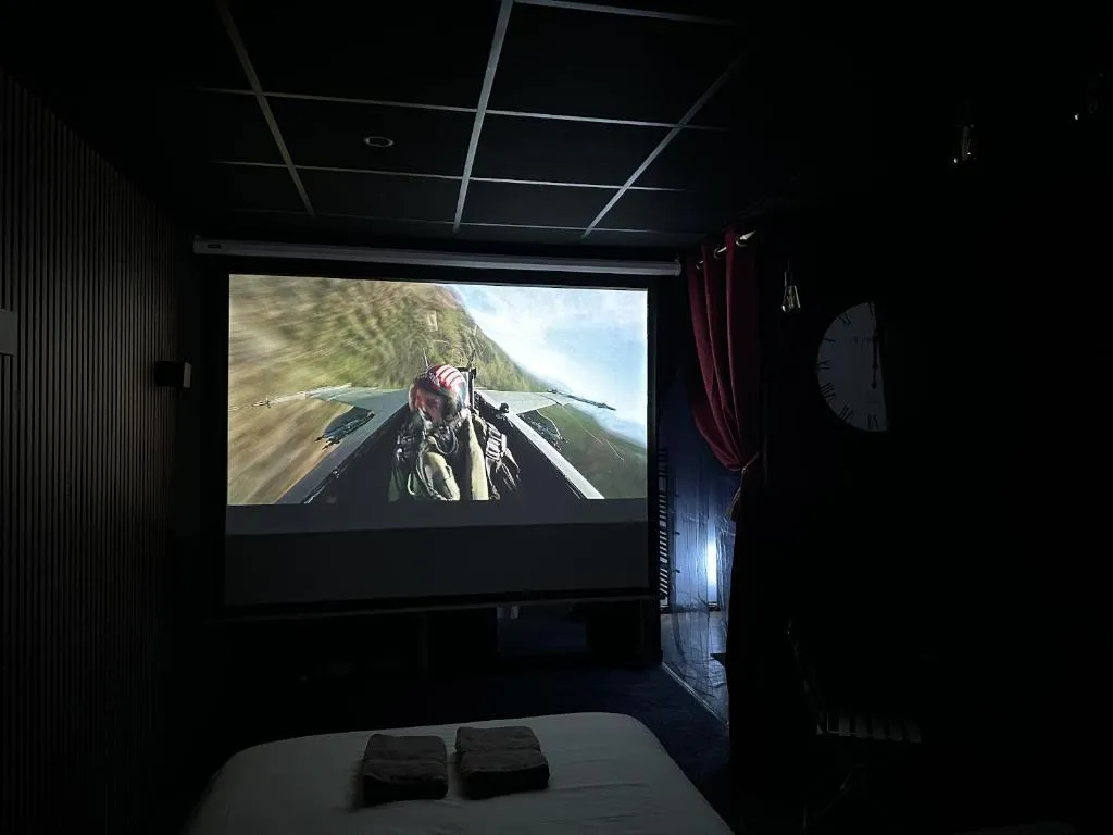 Le Ciné-Jacuzzi 4K à Bordeaux, photo 4