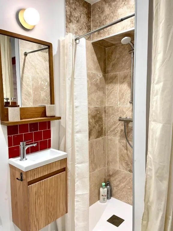Studio jacuzzi de Libourne à Libourne, photo 7