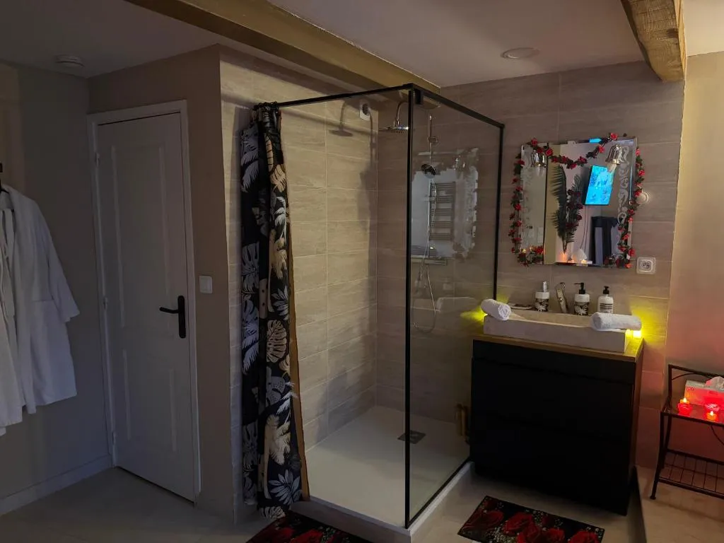 Suite Évasion Privée à Lunel, photo 3