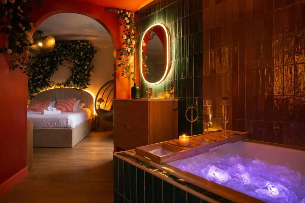 La Bulle Florale, suite avec spa à Noyal-sur-Vilaine