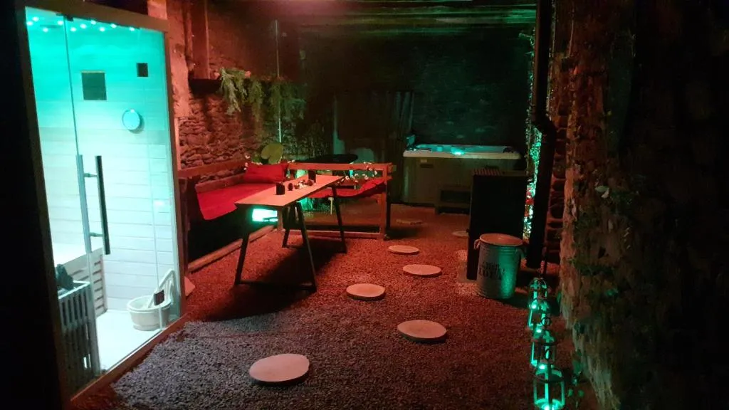 Gîte de Brocéliande, suite avec spa à Saint-Malon-sur-Mel