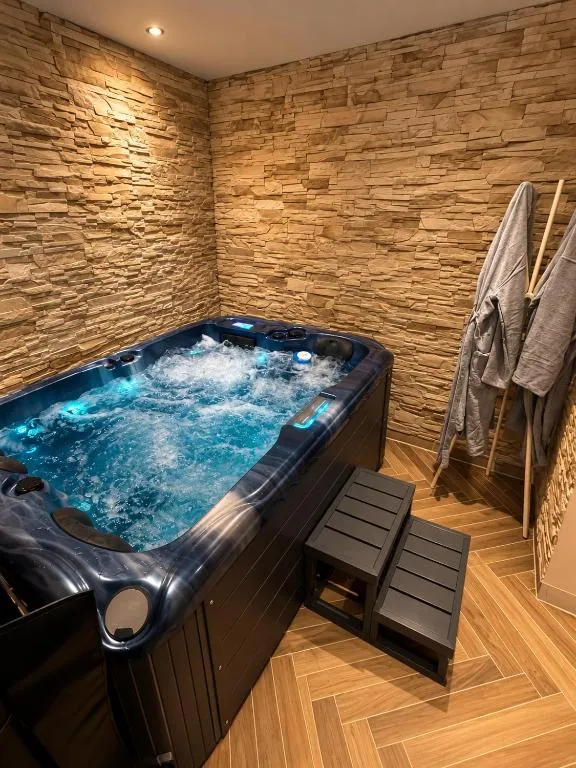 T2 Balnéo de Châteauroux, suite avec spa à Châteauroux