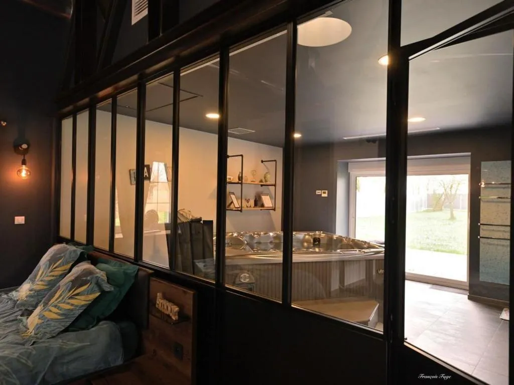 Loft Industriel Spa à Marigny-Marmande, photo 3