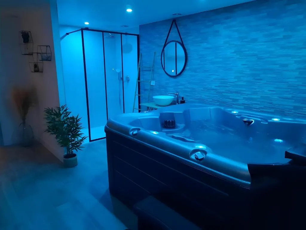 La Folie de Sublaines, suite avec spa à Sublaines