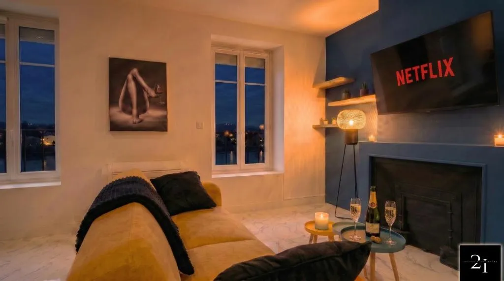 Le 21 - Suite avec jacuzzi privatif et vue sur le Rhône à Vienne (Isère) à Vienne, photo 7