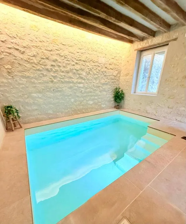 Suite Piscine de Châteauvieux, suite avec spa à Châteauvieux