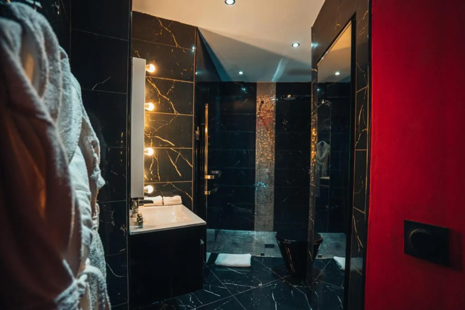Le Cabaret Vip Spa à Lyon, photo 7