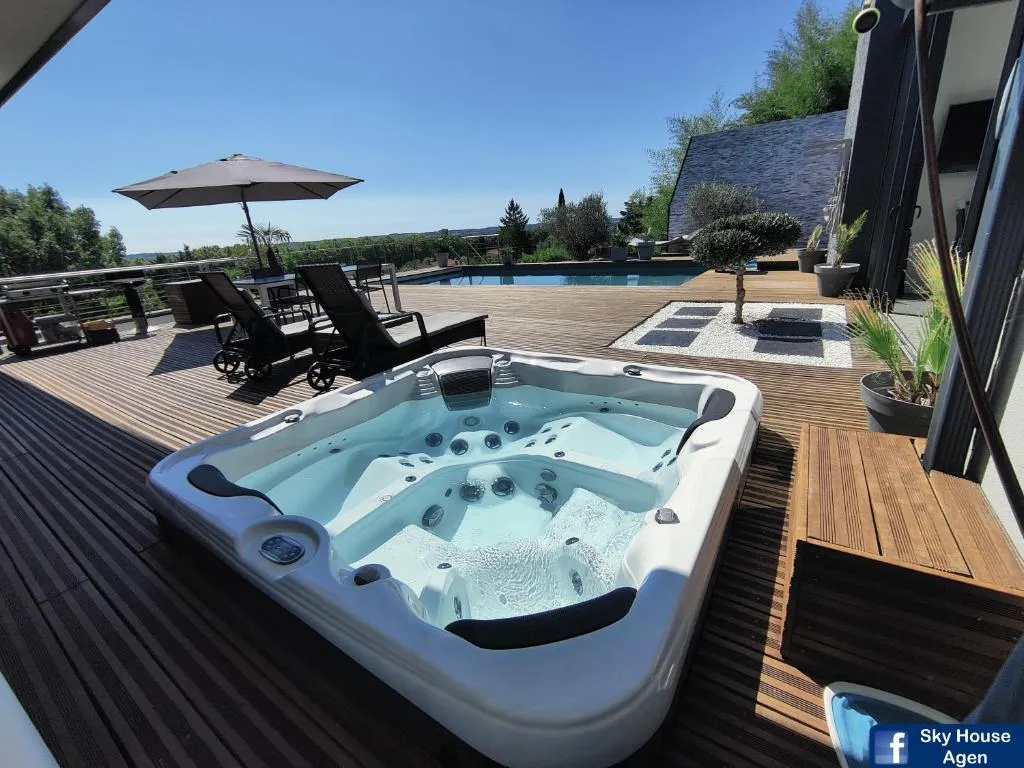 La Sky House d'Agen, suite avec spa à Agen