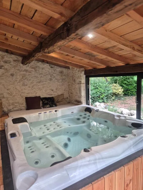 La Maison Or Azur, suite avec spa à Penne-d'Agenais