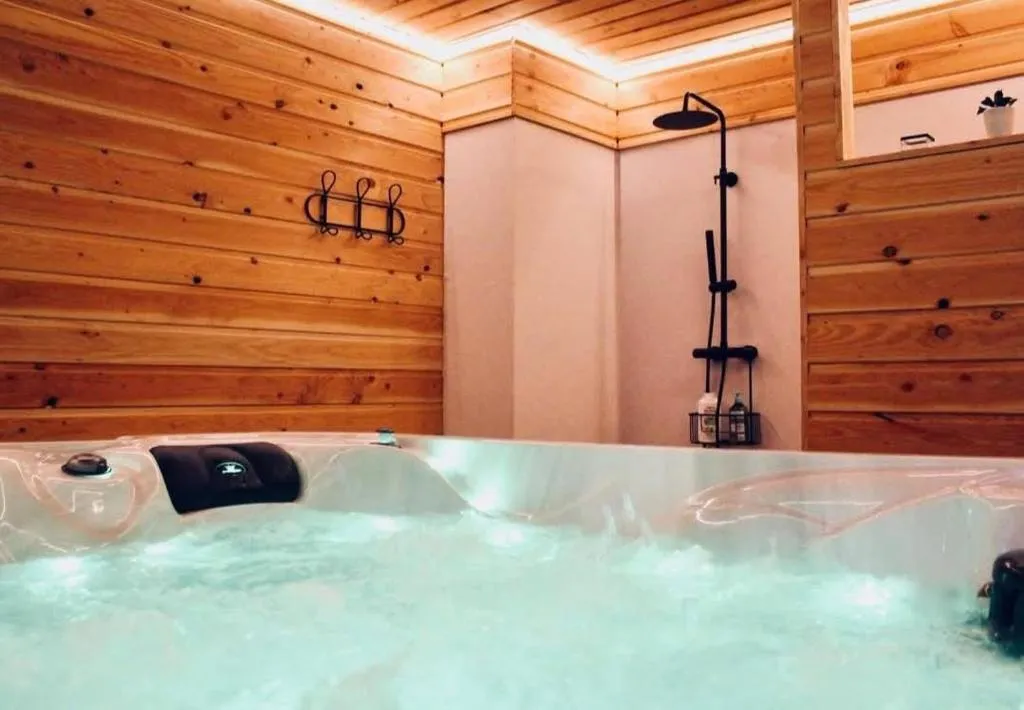 Le Duplex de Villedieu, suite avec spa à Villedieu-les-Poêles-Rouffigny