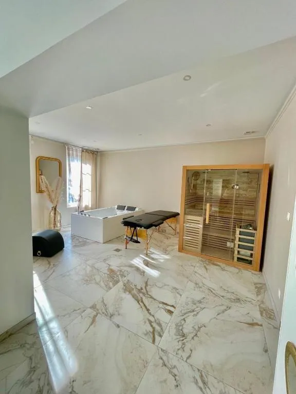 La Maison Bien-être de Châlons, suite avec spa à Châlons-en-Champagne