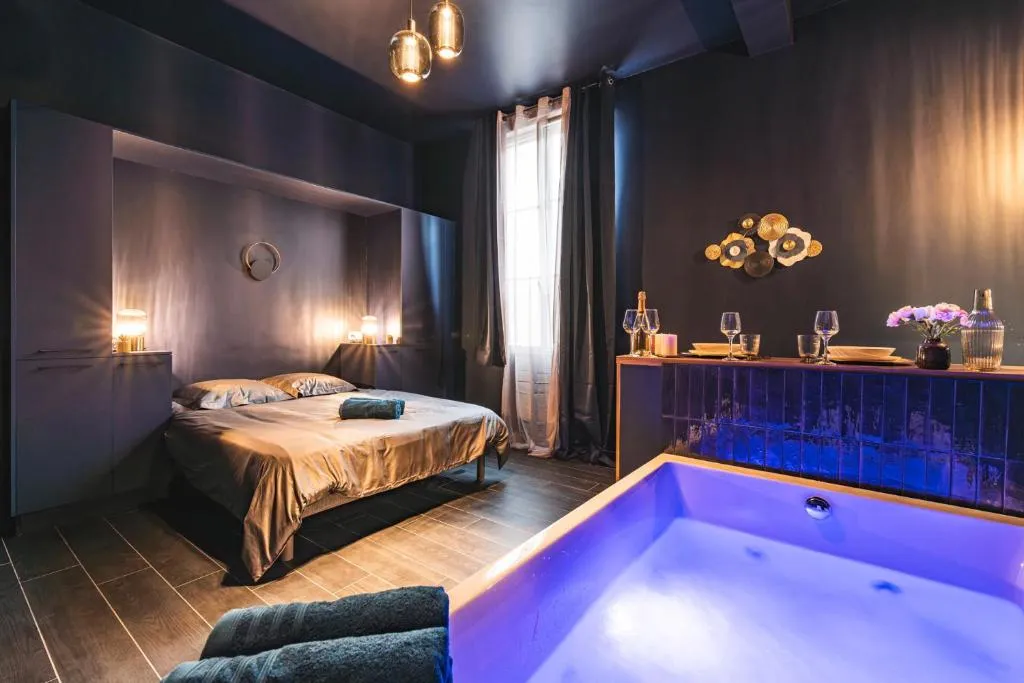 La Suite Balnéo des Sacres, suite avec spa à Reims