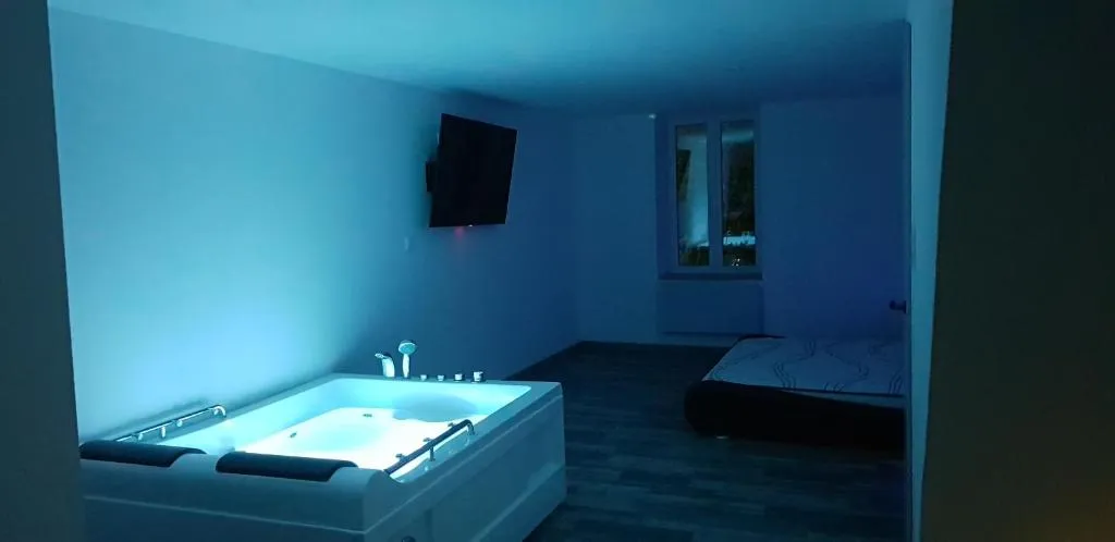 Appartement balnéo, suite avec spa à Hannonville-sous-les-Côtes
