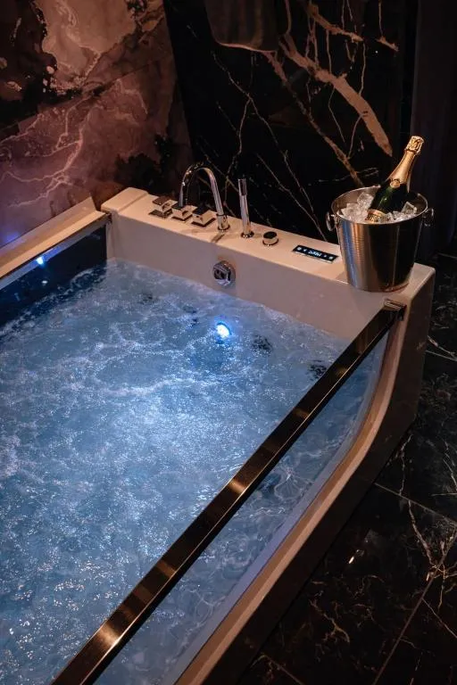 La Paradise Room, suite avec spa à Yutz