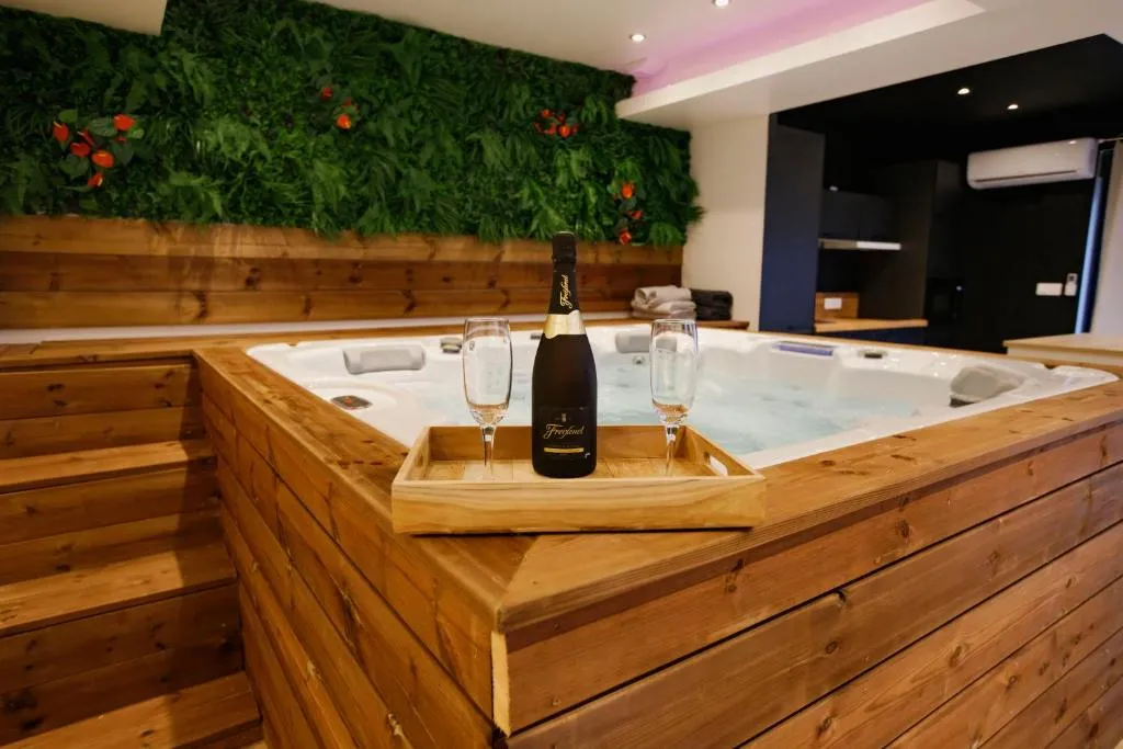 L'Hakuna, suite avec spa à Fontaine-Notre-Dame