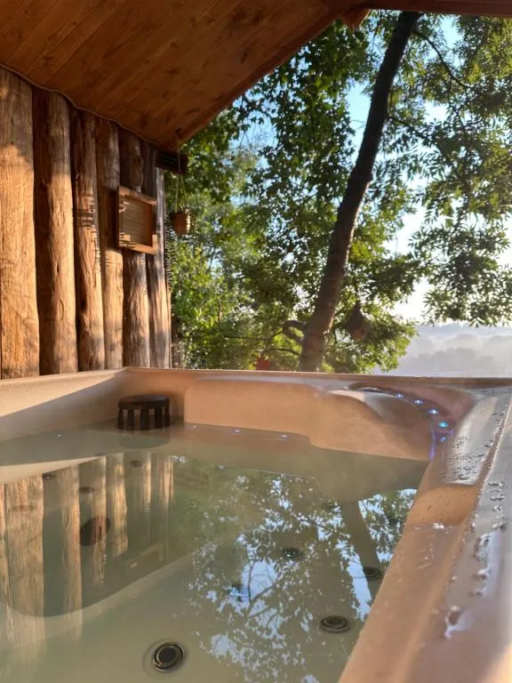 La Chambre Deluxe, suite avec spa à Cramoisy