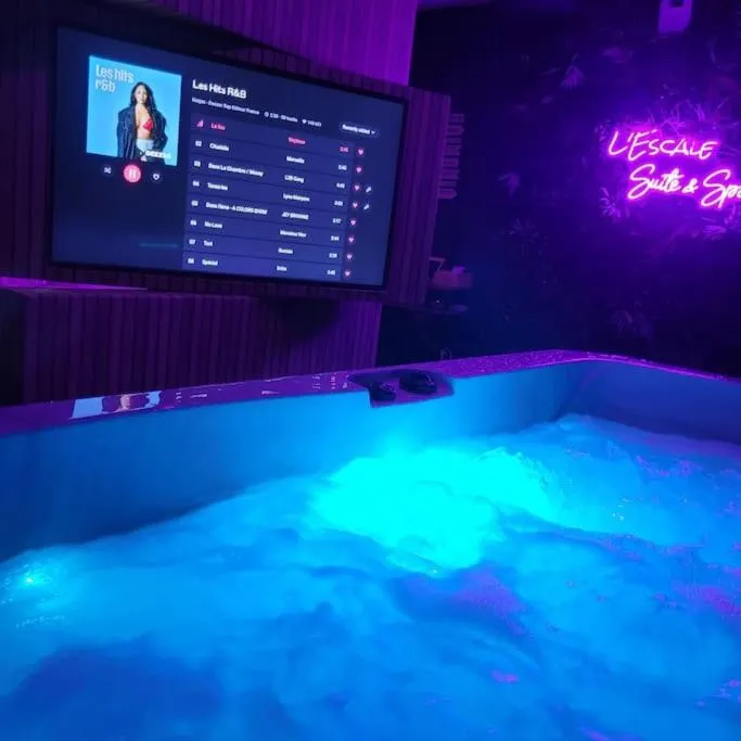 L'Escale Suite et Spa, suite avec spa à Therdonne