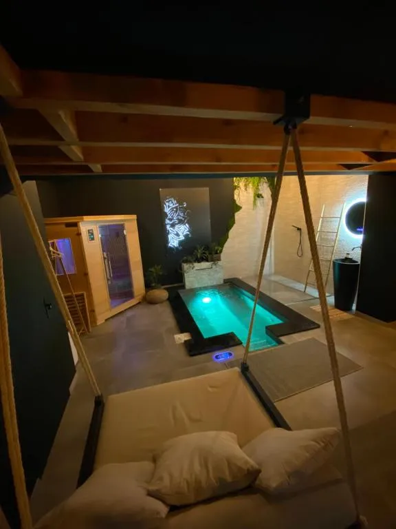Le Pasithéa Loft, suite avec spa à Calais