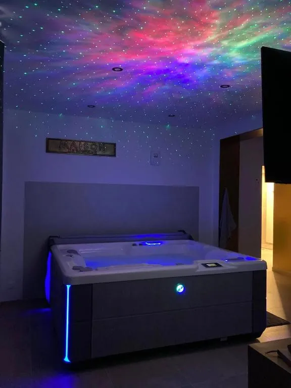La Maison du Bonheur, suite avec spa à Rœux