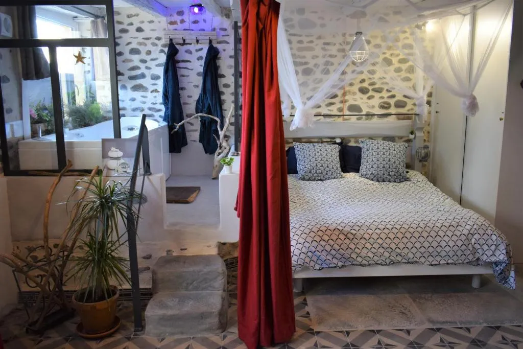 Gîte au Calme de Balansun, suite avec spa à Balansun