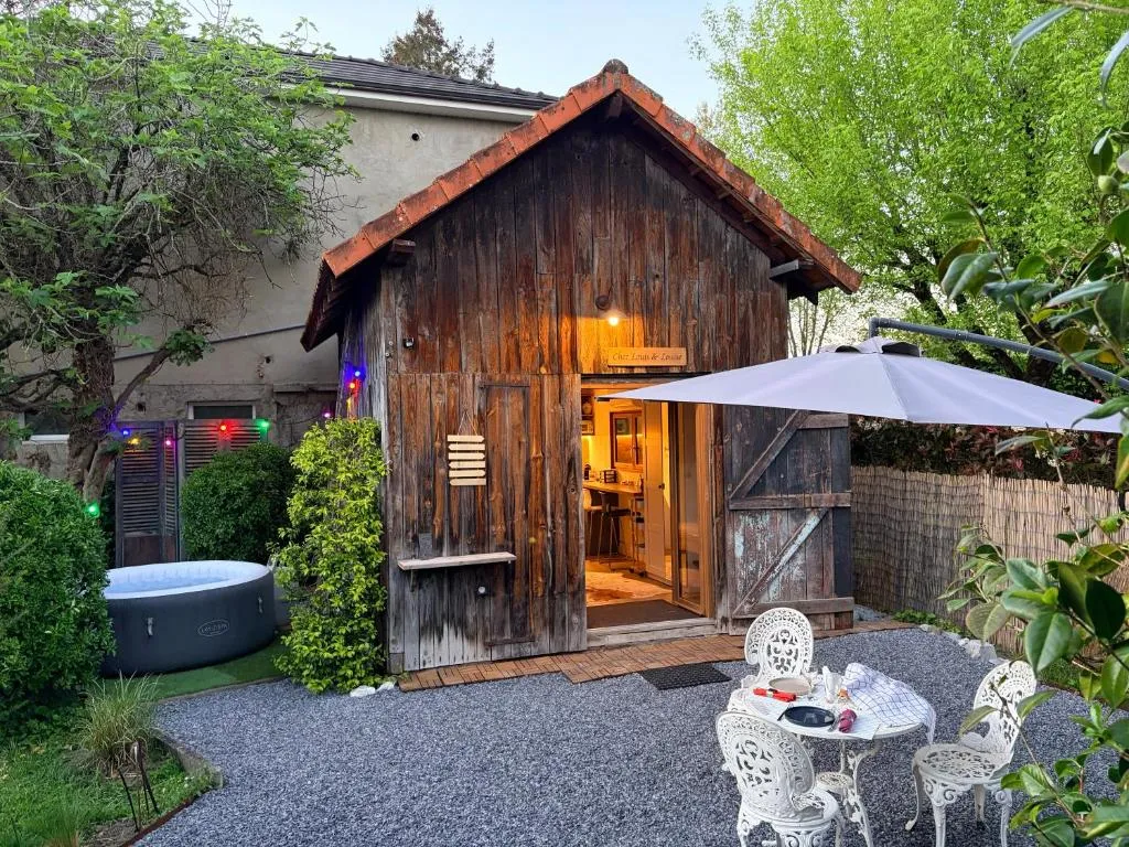 Cabanon Historique de Pau, suite avec spa à Pau
