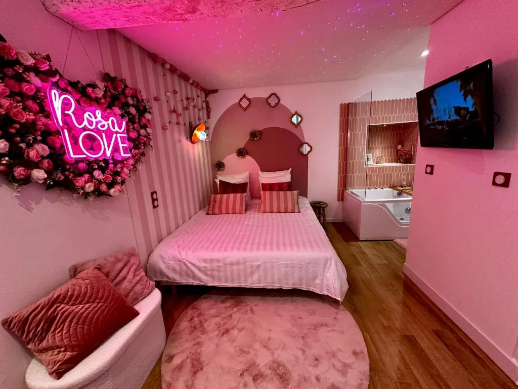 Love Room Ciel Étoilé à Pézenas, photo 7