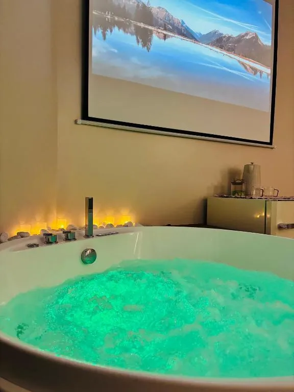 Cinéma et Jacuzzi de Pesmes à Pesmes, photo 3